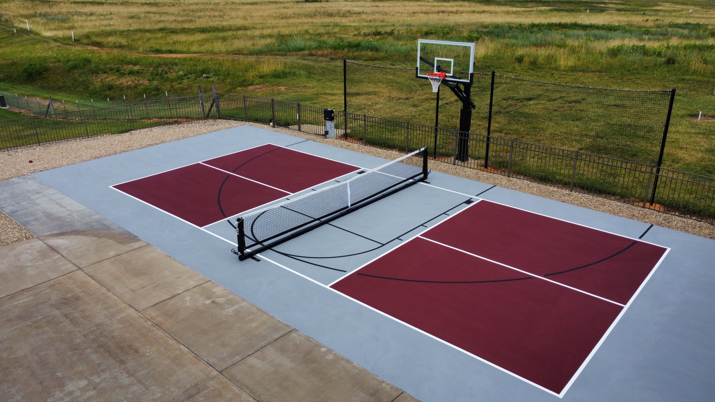 Sơn lại sân bóng rổ - pickleball tiêu chuẩn 7 lớp sơn có 10% Hạt Cao Su DecoTurf USA trên nền nhựa